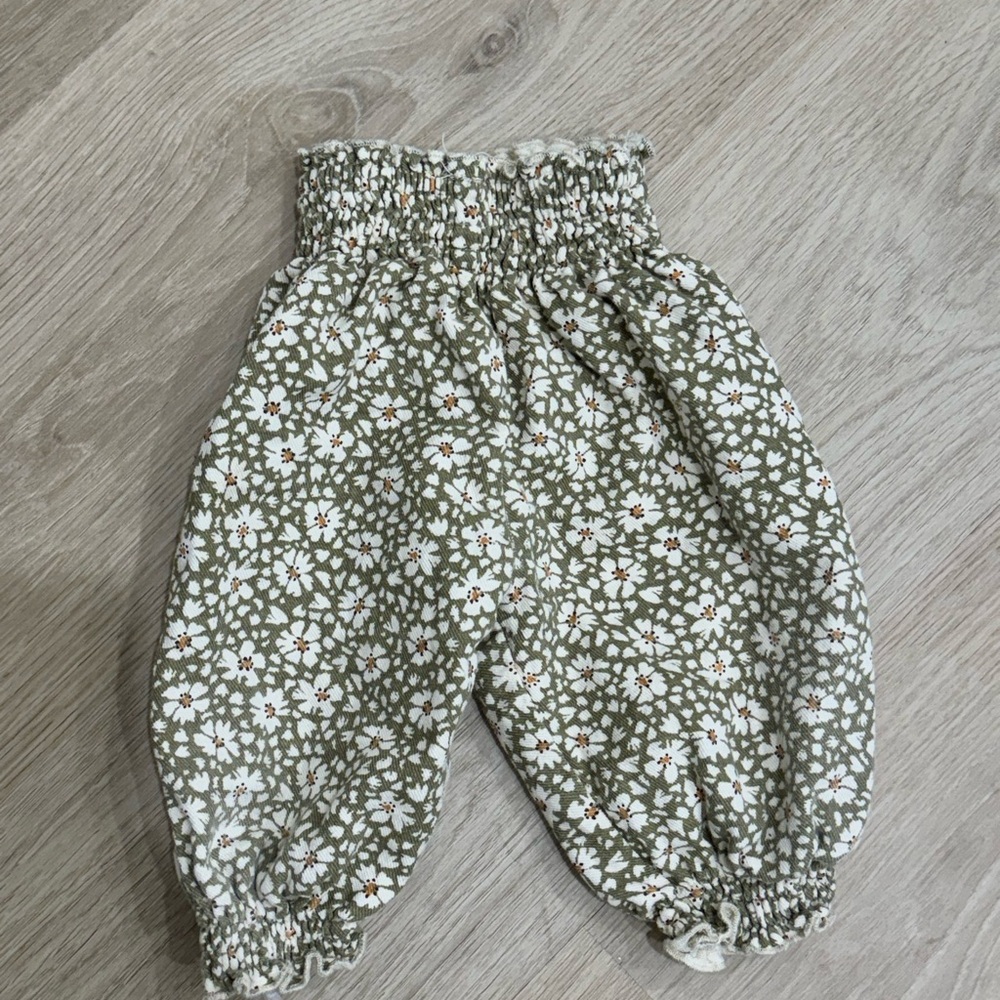 Zara Cream and Green Baby Pants